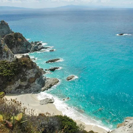 Nice home in S.Giovanni Zambrone w/ WiFi&2 Bedrooms Zaccanopoli