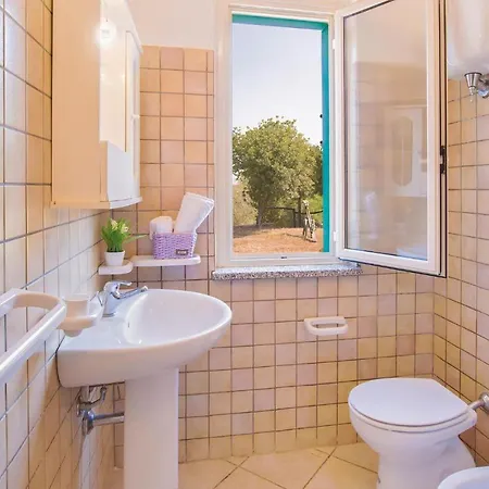 Nice home in S.Giovanni Zambrone w/ WiFi&2 Bedrooms Casa vacanze *