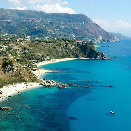 Nice home in S.Giovanni Zambrone w/ WiFi&2 Bedrooms Casa vacanze *